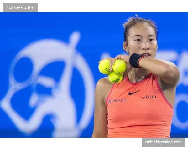 郑钦文伤停两月复出首战告捷 全场观众齐声助威高喊钦文加油 郑钦文伤停两月复出首战告捷 全场观众齐声助威高喊钦文加油